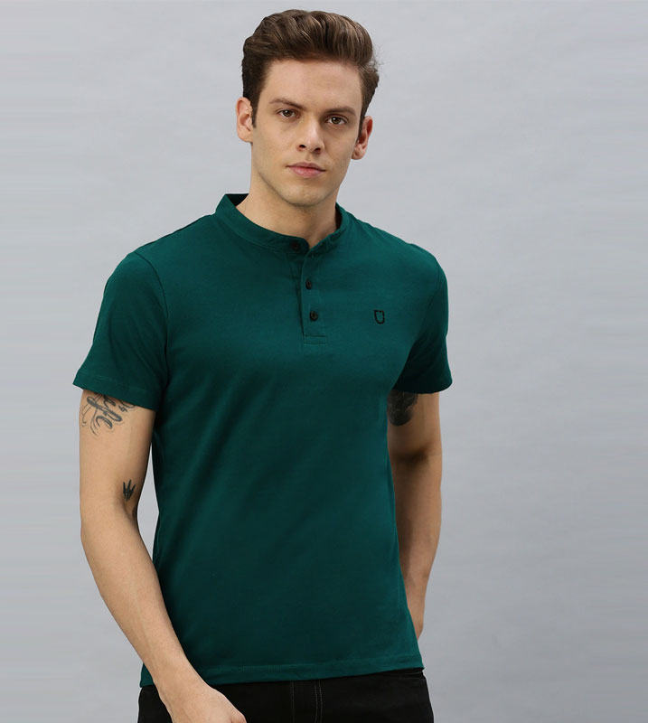 Urbano Fashion Men Green Mandarin Collar Cotton Pure Cotton T-shirt
